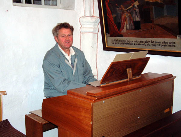 Peter Reischl an der Orgel